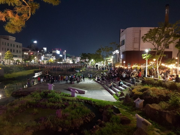 2019 산짓물공원 콘서트가 오는 10일부터 31일까지 매주 토요일 탐라문화관장에서 제주의 밤을 밝힌다.