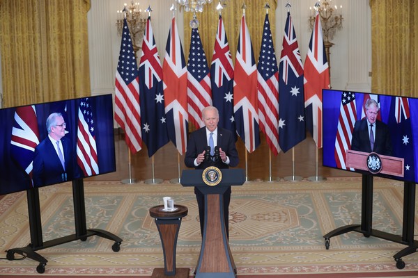 왼쪽부터 모리슨 호주 총리, 바이든 미 대통령, 존슨 영국 총리 
