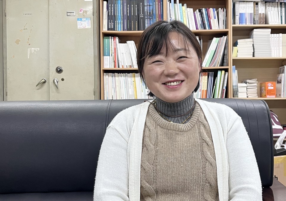 2004년 서울을 거쳐 2005년 제주도로 이주한 김가연씨가 이야기를 나누고 있다. 