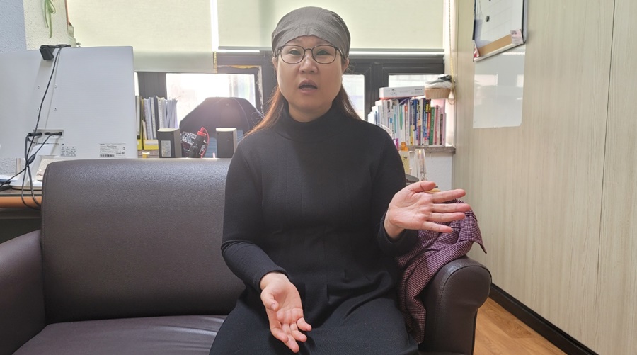 김정림 제주글로벌센터 사무처장이 제주매일과 인터뷰를 하고 있다.