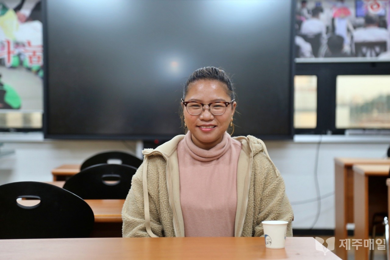 시에라메이씨가 제주살이를 이야기 하고 있다.