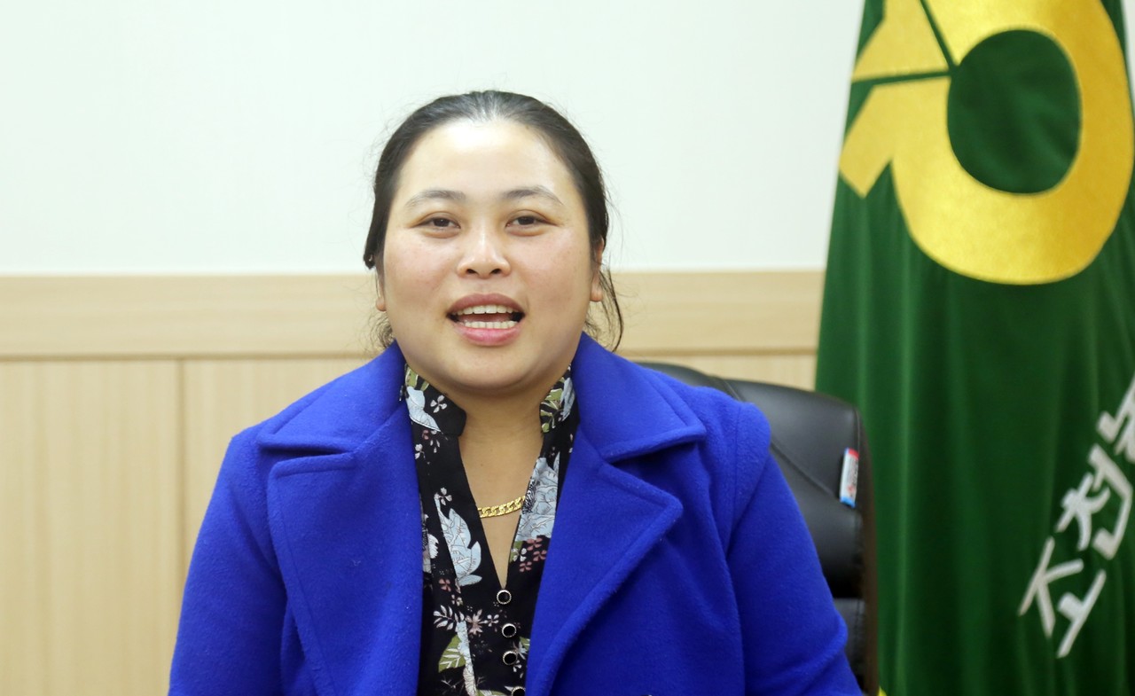 제주시 조천읍에서 ‘반장’으로 이름을 알리는 고은희 씨. 그는 농사를 짓기 위해 트랙터, 굴삭기도 운전할 줄 아는 당찬 ‘여성농민’으로 거듭나고 있다.