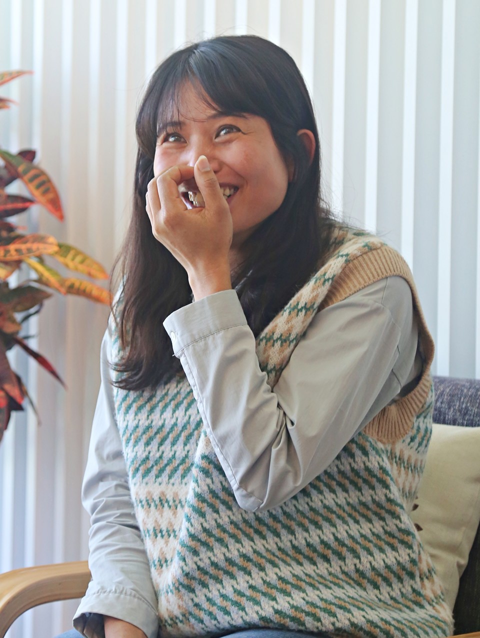 캄보디아 출신 론다비 씨는 하나로마트에서 근무하는 최초의 다문화 이주 여성 노동자다. 그는 남편을 포함해 아들 '셋'을 키우며 한국 김치를 직접 담가 먹는다. 몸이 아프면 된장국이 생각난다는 그는 조용한 성산읍 수산리가 더할나위 없이 좋다고 했다. [사진=최병근 기자]