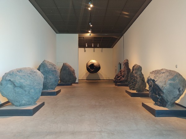 2006년 개관한 돌박물관은 지하2층 수장고를 비롯해 지하 1층에는 제주형성 전시관과 돌갤러리, 제주수석상설전시관으로 구성됐다. 사진은 돌갤러리 입구 전