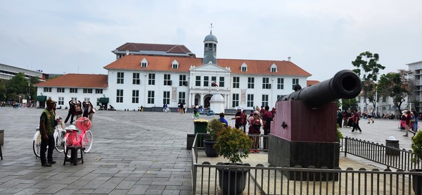 네덜란드가 지배할 당시 정치중심 역할을 했던 파타힐라 광장 모습.
