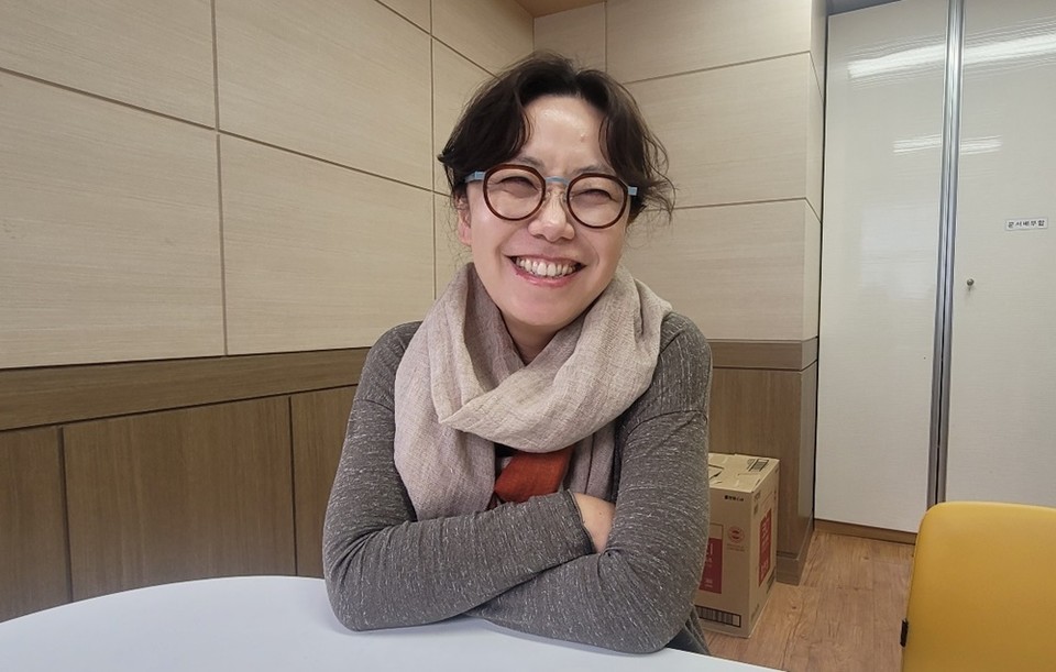 제주매일과 인터뷰를 하고 있는 김혜림 김녕초등학교 교사.
