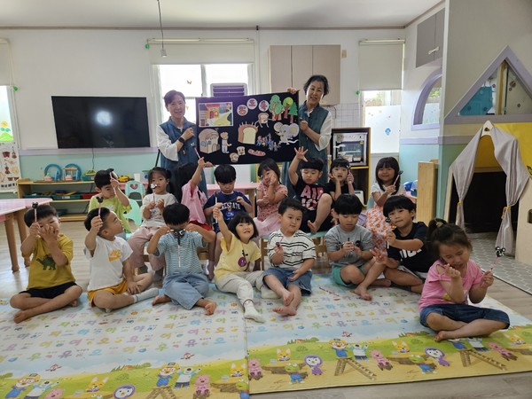 한라도서관은 올해 ‘어르신이 들려주는 제주어 이야기’사업 확대를 위해 동화구연가 20명을 양성할 계획이다.