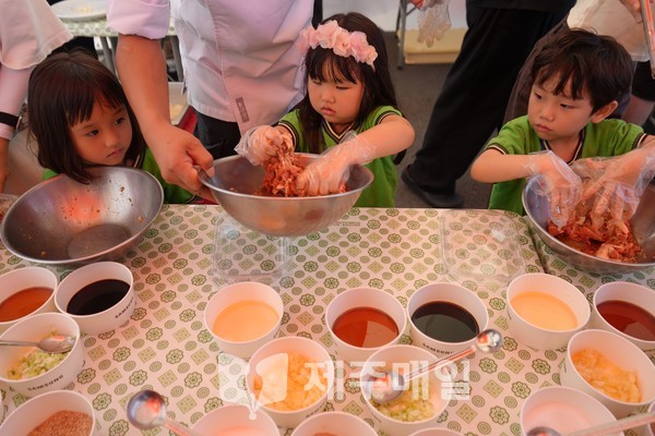 제주 로컬푸드 상생장터..로컬푸드 활성화 지원 "제주,로컬푸드를 만나다"9월18일. 하나로마트 노형점 주차장