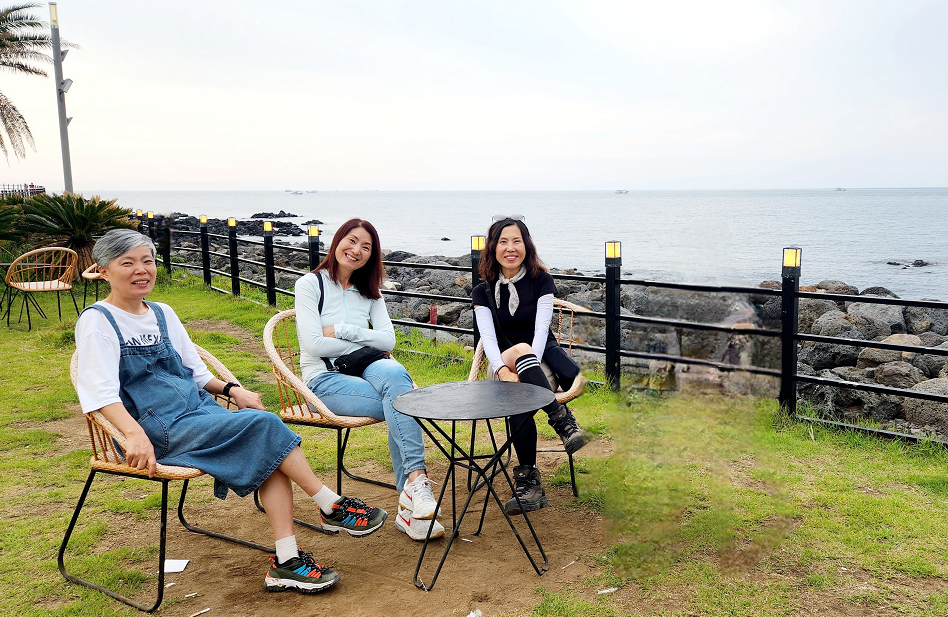 제주에서 한달살이를 한 김소영, 심은주, 이경희씨. [사진=김소영씨]