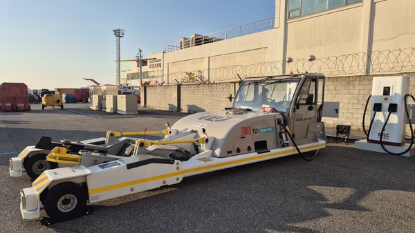 지상조업용 전기차 충전기에 대한 실증에 성공했다.