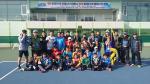 지난 14일부터 15일까지 제주시 연정 테니스코트에서 열린 제9회 교육감기 전도학생테니스선수권대회가 끝난후 선수들이 기념사진을 찍고 있다.