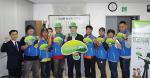 초록우산 어린이재단 제주지역본부와 협약을 맺은 제주시 도남동청년회가 파이팅을 외치고 있다.