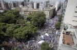 아르헨티나 교사들이 급여 인상을 요구하는 48시간 한시 파업에 돌입했다. [AP=연합뉴스]