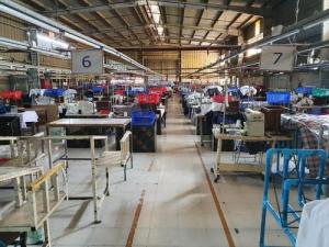 계엄령 발효 이후 텅빈 흘라잉타야 산업단지의 한인 봉제공장 생산라인.2021.3.16[연합]