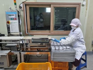 오메기떡을 생산하는 농업회사법인 ㈜큰행복의 제조공정.