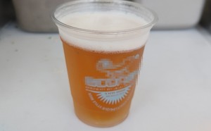 맥주축제장에서 사용된 플라스틱 컵.